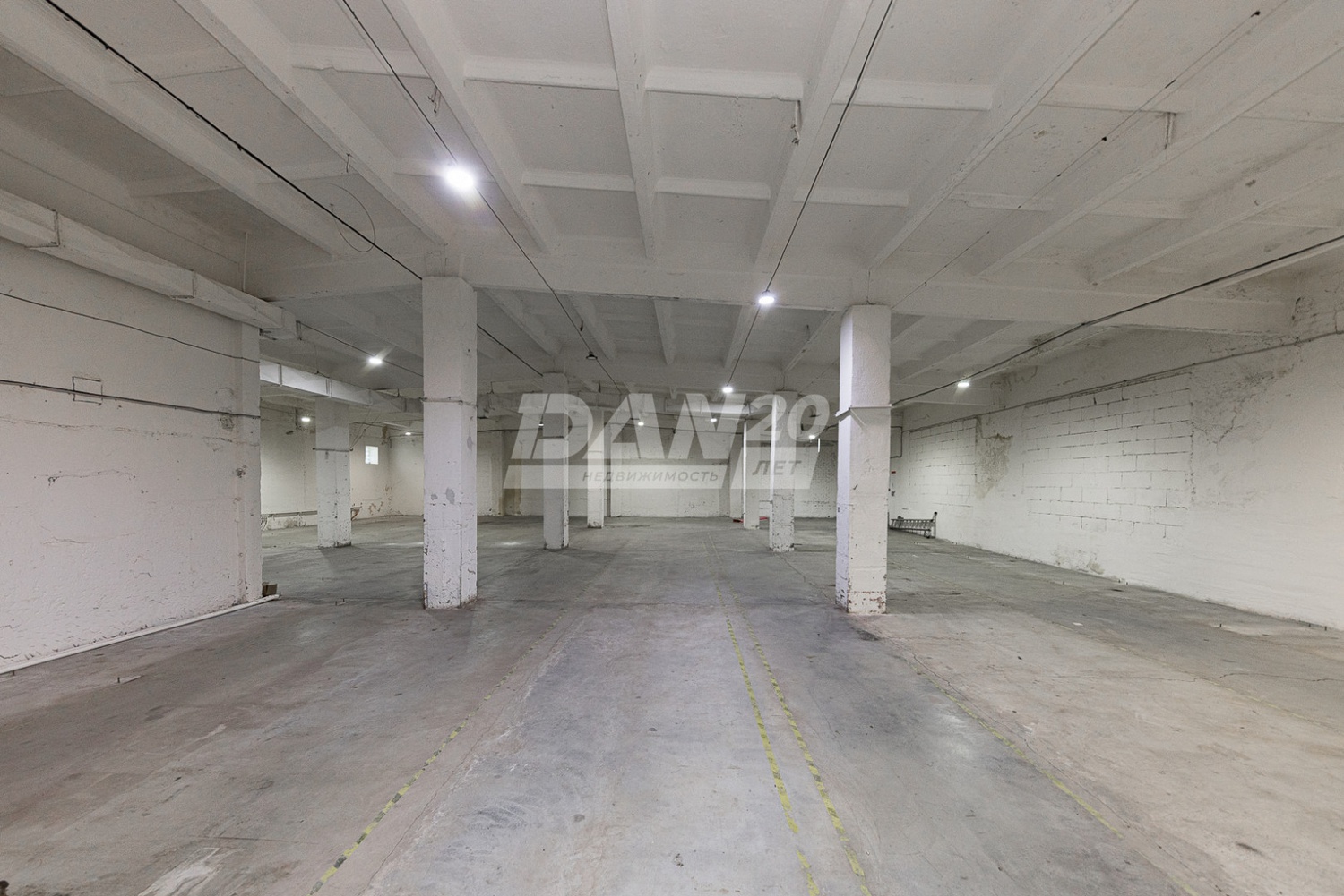 Помещение свободного назначения 877,3 м²