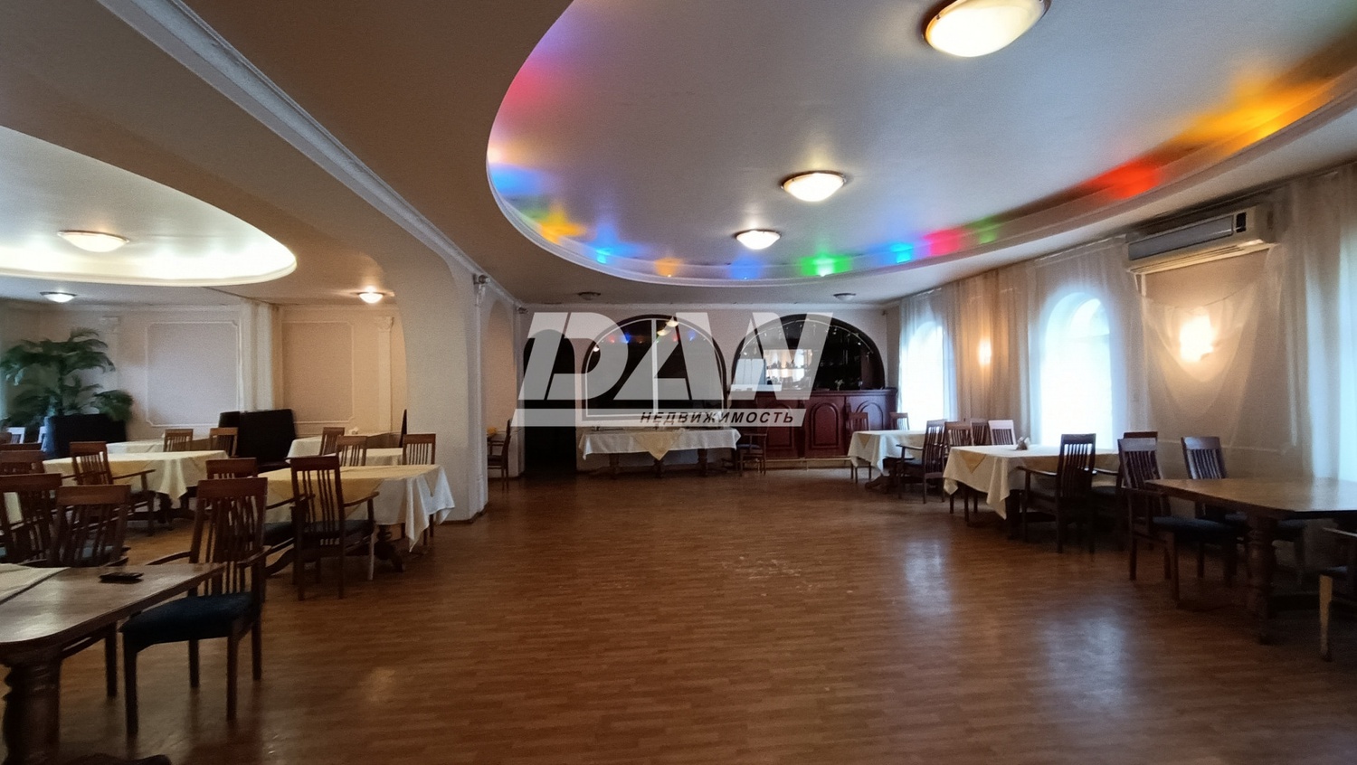 Помещение свободного назначения 587,8 м²