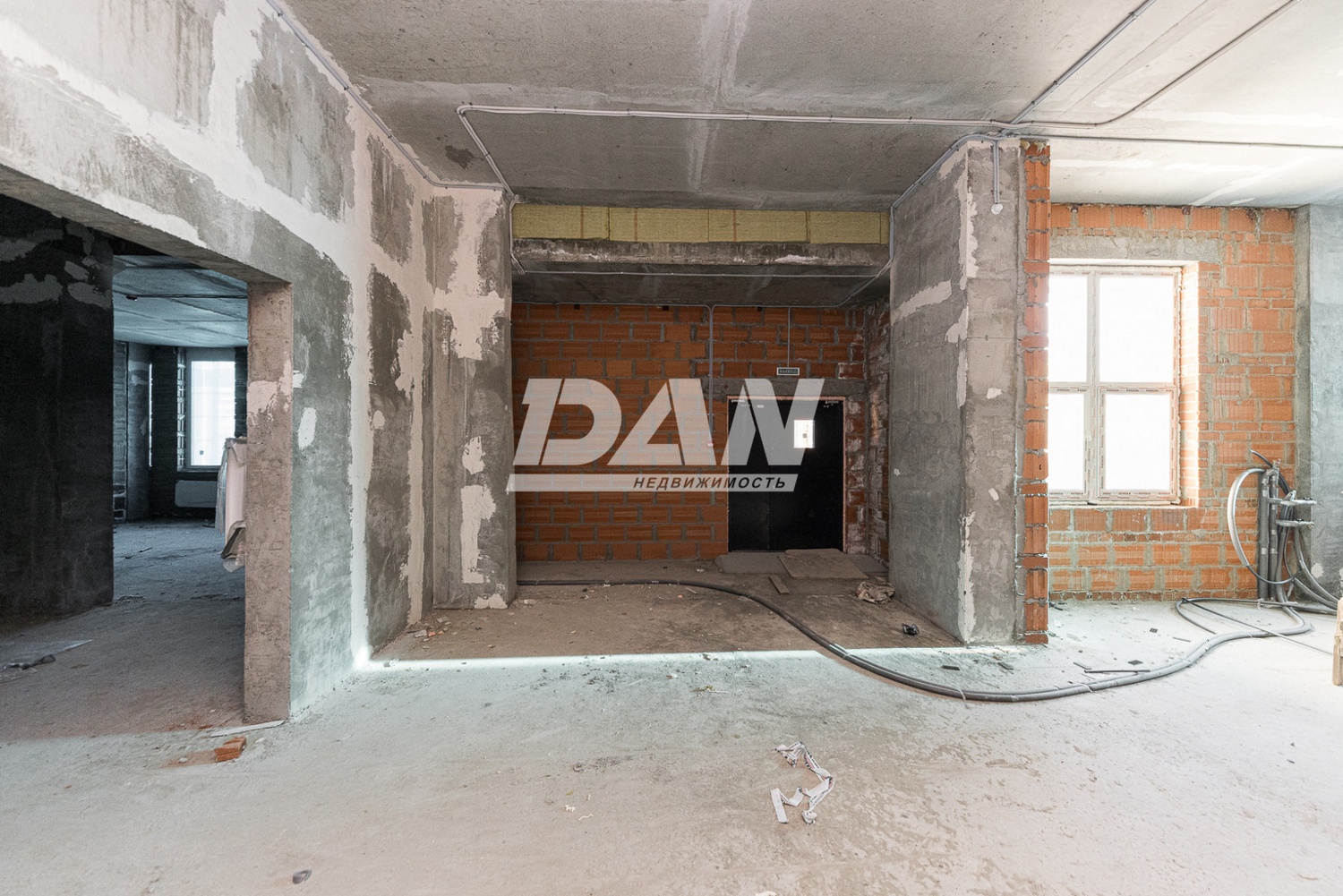 Помещение свободного назначения 327,8 м²