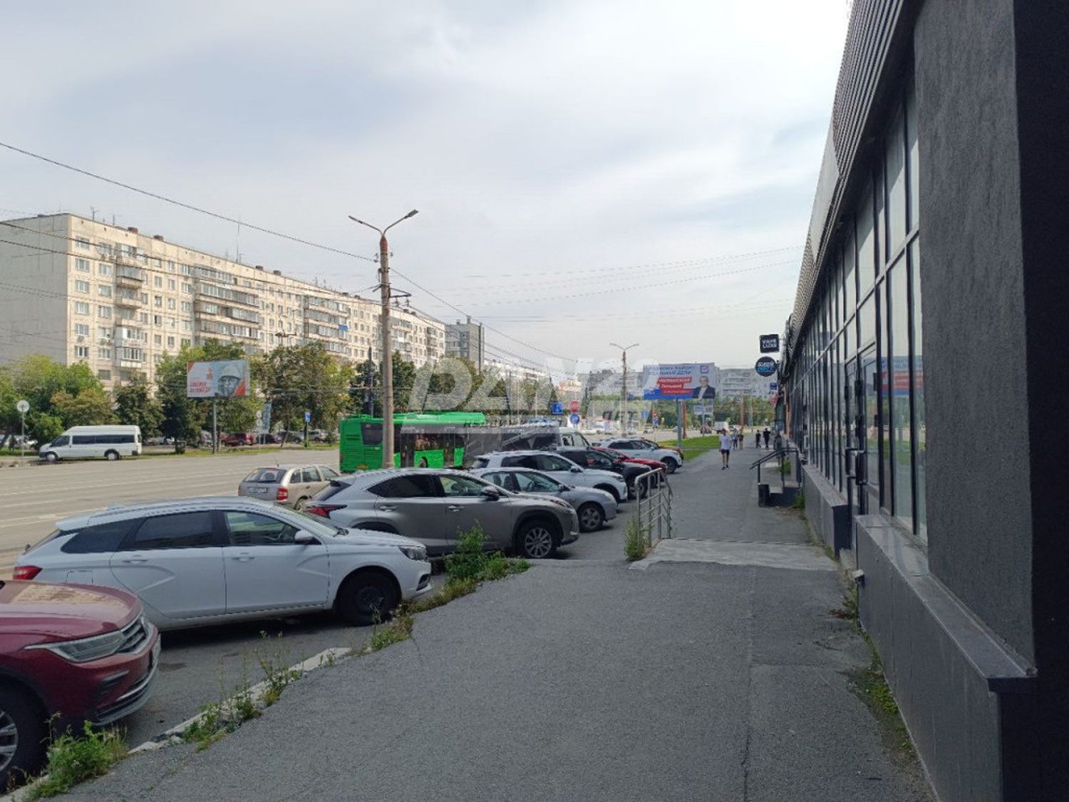 Торговое помещение 296 м²
