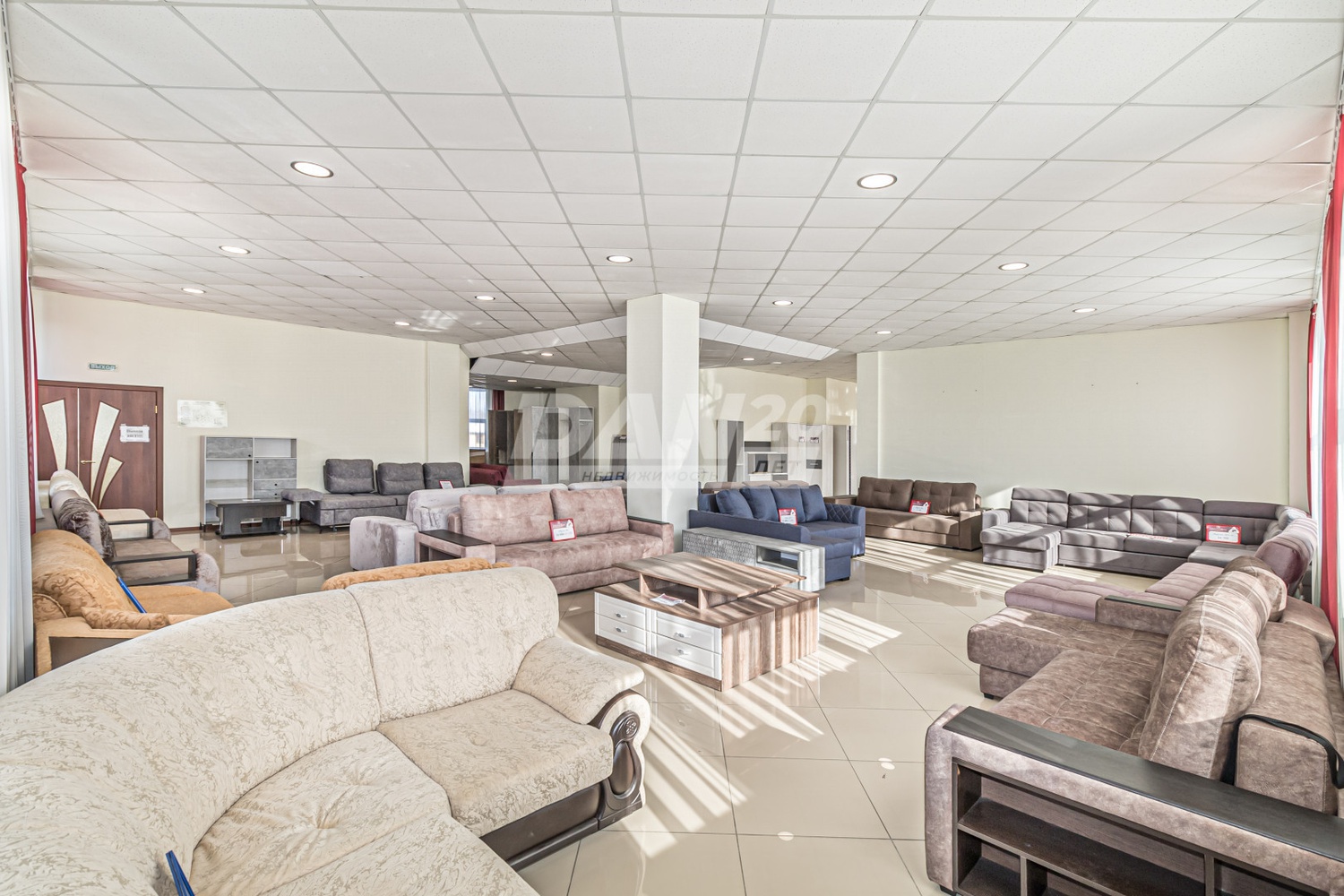Помещение свободного назначения 310 м²